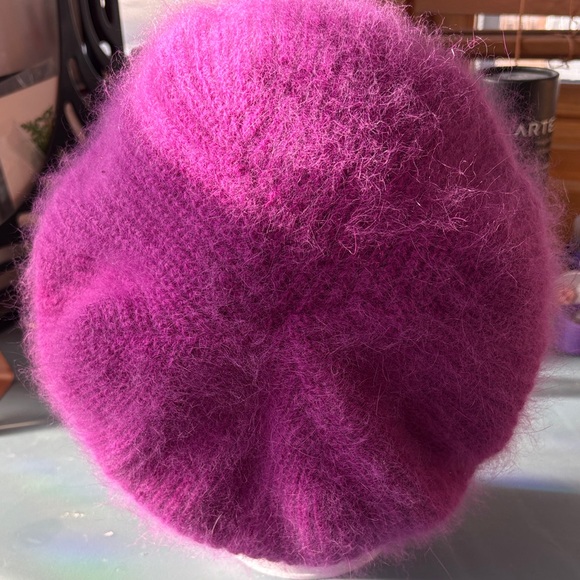 VTG Aris Rabbit Wool Blend Luxurious Fuchsia Knit Beret Beanie - Picture 3 of 5